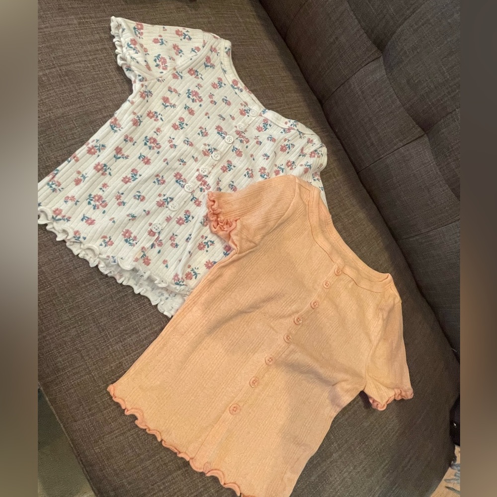 Two ribbed tops, toddler size 4–5